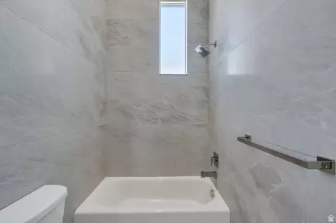 Bath - 7045 S 300 E, Midvale, UT 84047 photo 4 of 5