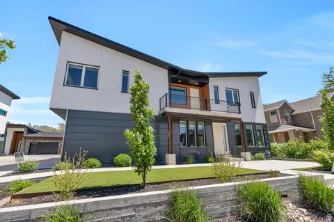 Exterior - 7045 S 300 E, Midvale, UT 84047 photo 2 of 7