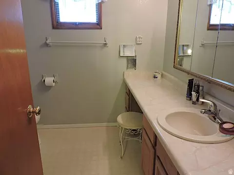Bath - 33 W 100 S, Delta, UT 84624 photo 1 of 4
