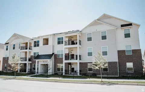 1023 N Sawtooth Way N #204, Lehi, UT 84043