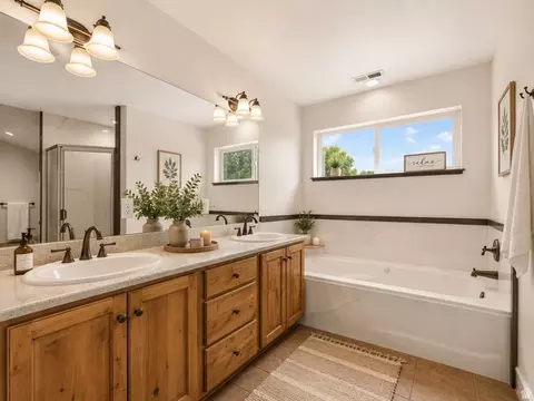 Bath - 1279 W 1500 N, Mapleton, UT 84664 photo 6 of 7