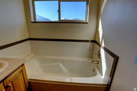 Bath - 1279 W 1500 N, Mapleton, UT 84664 photo 1 of 4