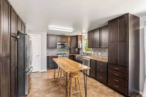 Kitchen - 418 E 300 N, Delta, UT 84624 photo 2 of 2