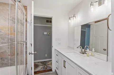 Bath - 418 E 300 N, Delta, UT 84624 photo 1 of 3