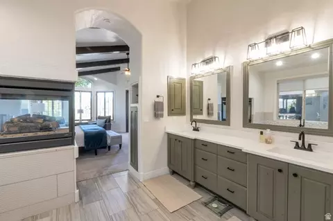 Bath - 513 E Southfork Dr, Draper, UT 84020 photo 1 of 11