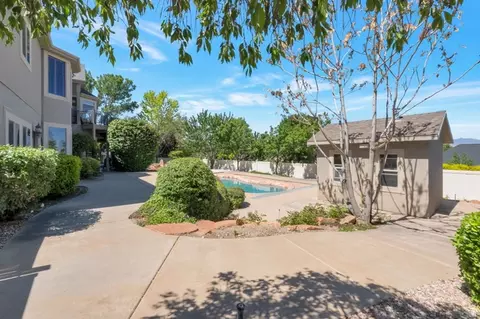 Exterior - 513 E Southfork Dr, Draper, UT 84020 photo 9 of 11
