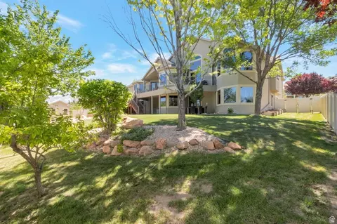 Exterior - 513 E Southfork Dr, Draper, UT 84020 photo 6 of 11