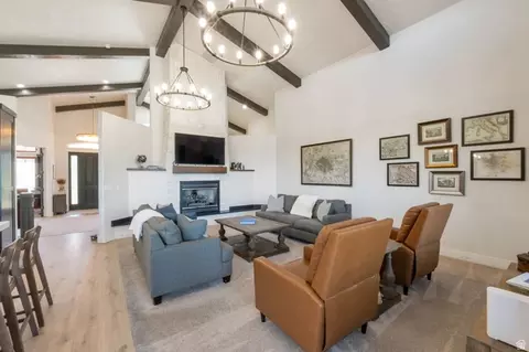 Living - 513 E Southfork Dr, Draper, UT 84020 photo 6 of 6