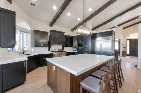 Kitchen - 513 E Southfork Dr, Draper, UT 84020 photo 2 of 7