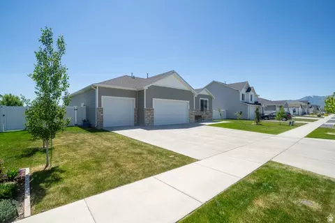 592 E 600 S, Hyrum, UT 84319