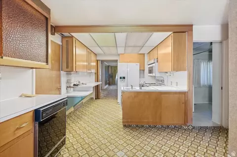 Kitchen - 565 E 600 N, Logan, UT 84321 photo 1 of 4