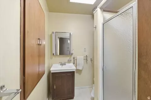 Bath - 565 E 600 N, Logan, UT 84321 photo 1 of 4