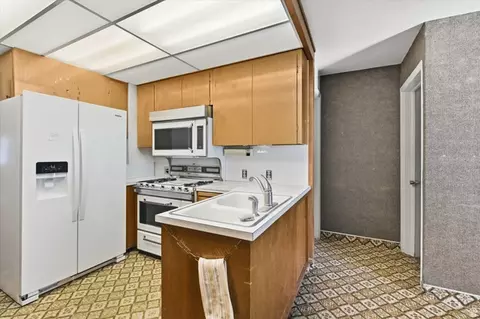Kitchen - 565 E 600 N, Logan, UT 84321 photo 4 of 4