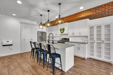 Kitchen - 952 W 1910 S, Syracuse, UT 84075 photo 3 of 5