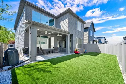 Exterior - 952 W 1910 S, Syracuse, UT 84075 photo 8 of 11