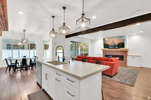 Kitchen - 952 W 1910 S, Syracuse, UT 84075 photo 5 of 5