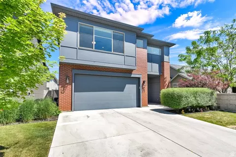 952 W 1910 S, Syracuse, UT 84075