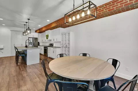 Dining - 952 W 1910 S, Syracuse, UT 84075 photo 3 of 3