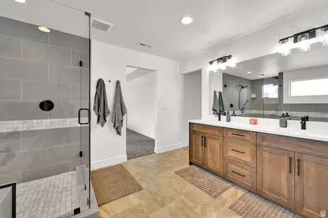 Bath - 952 W 1910 S, Syracuse, UT 84075 photo 4 of 5