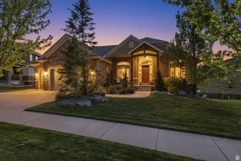 2076 Ash Down Ln E, Draper, UT 84020
