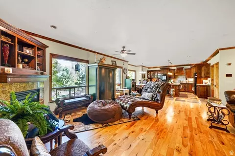 973 E Taliesen Cv S, Midvale, UT 84047