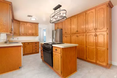 Kitchen - 1104 E 5235 S, Murray, UT 84117 photo 1 of 4