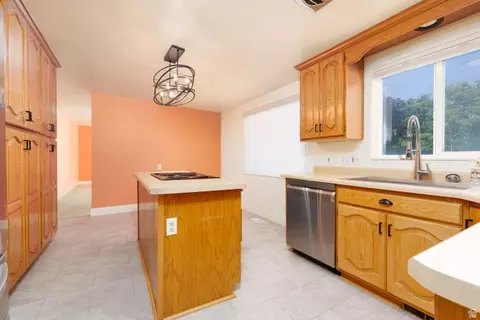 Kitchen - 1104 E 5235 S, Murray, UT 84117 photo 4 of 4