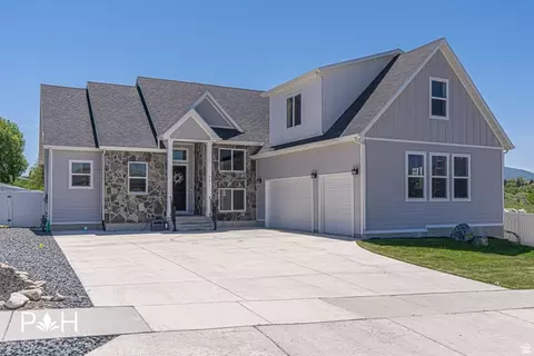 781 W 85 S, Hyrum, UT 84319
