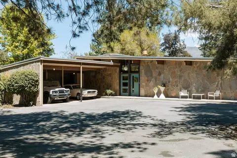 5457 S Cottonwood Club Dr E, Holladay, UT 84117