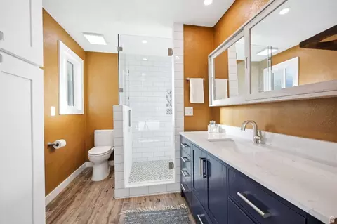 Bath - 9510 S 2280 E, Sandy, UT 84092 photo 1 of 4
