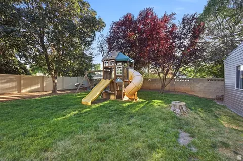 Exterior - 9510 S 2280 E, Sandy, UT 84092 photo 2 of 6