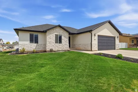 Exterior - 625 E 100 S, Ephraim, UT 84627 photo 2 of 3