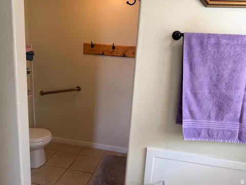 Bath - 1789 S 190 E, Roosevelt, UT 84066 photo 2 of 5