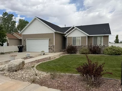 Exterior - 1789 S 190 E, Roosevelt, UT 84066 photo 3 of 7