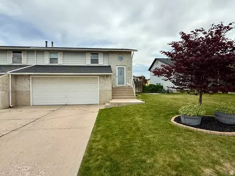 Exterior - 4616 S 3900 W, Roy, UT 84067 photo 2 of 8