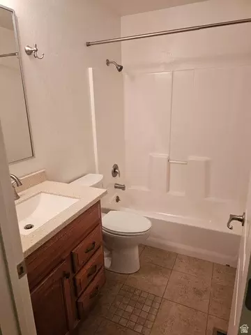 Bath - 444 S 100 E, Springville, UT 84663 photo 1 of 2