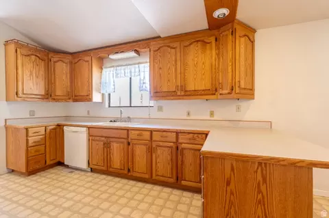 Kitchen - 1225 Boulder Ave, Moab, UT 84532 photo 3 of 4