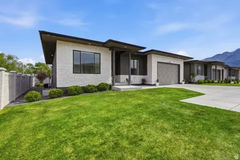 Exterior - 653 E Vandalay Ln, Draper, UT 84020 photo 1 of 5