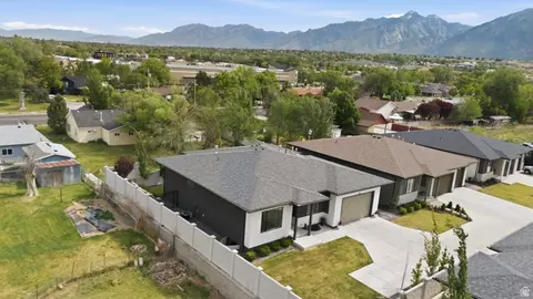 View/Area - 653 E Vandalay Ln, Draper, UT 84020 photo 2 of 10