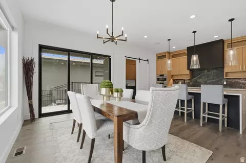 Dining - 653 E Vandalay Ln, Draper, UT 84020 photo 4 of 6