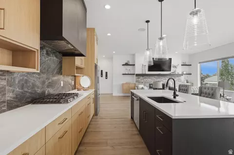 Kitchen - 653 E Vandalay Ln, Draper, UT 84020 photo 1 of 3