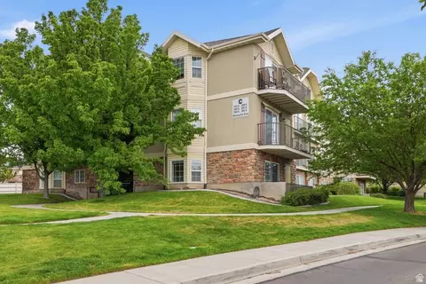 2083 N Morning Star Dr, Saratoga Springs, UT 84045