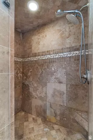 Bath - 439 E Stokes Ave, Draper, UT 84020 photo 3 of 6
