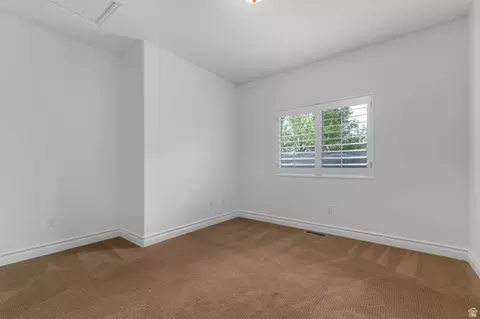 Bedroom - 439 E Stokes Ave, Draper, UT 84020 photo 4 of 6