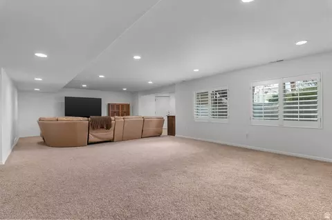 Living - 439 E Stokes Ave, Draper, UT 84020 photo 3 of 3