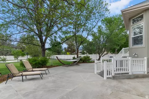 Exterior - 439 E Stokes Ave, Draper, UT 84020 photo 3 of 11
