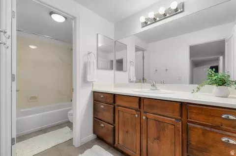 Bath - 439 E Stokes Ave, Draper, UT 84020 photo 5 of 6