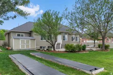 Exterior - 439 E Stokes Ave, Draper, UT 84020 photo 6 of 11