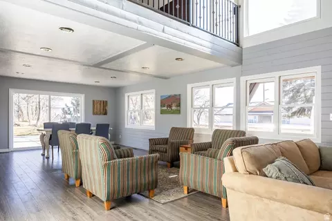 Living - 1029 Zermatt Dr #8, Midway, UT 84049 photo 4 of 4