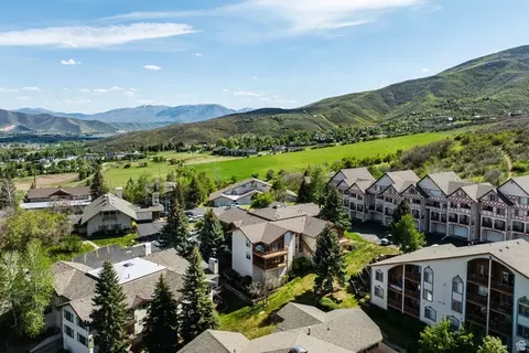 View/Area - 1029 Zermatt Dr #8, Midway, UT 84049 photo 5 of 7